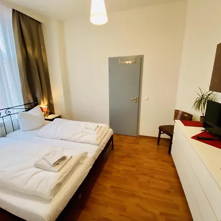 Doppelzimmer Zapfhahn, Direkt Am Alten Strom Lägenhet *